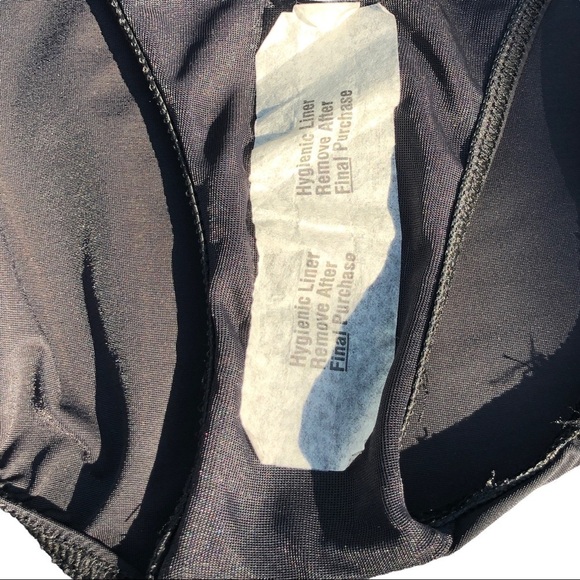 NEW MAGICSUIT Black Swimsuit Style #95717 Built In Bra Shoulder Straps - Size 8 - Picture 4 of 7